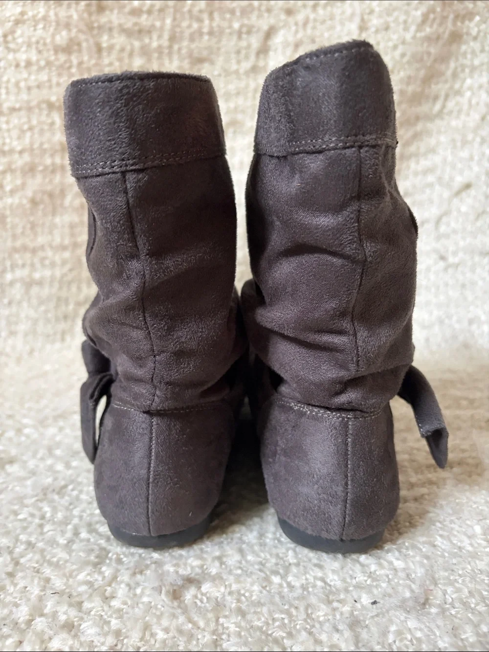 🎀 REPORT WOMENS SIZE 8 GRAY SUEDED BOOTIES